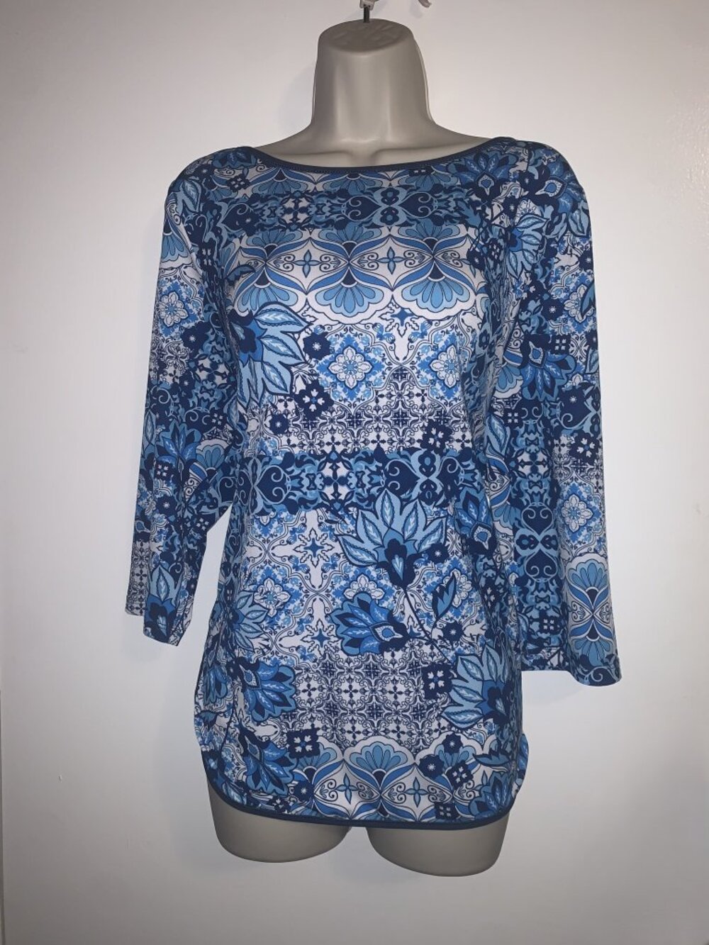 Emily Daniels Large Women's 3-Quarter Sleeve Scoopneck Top